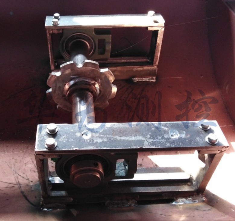 给煤机、给料机清扫链张紧装置